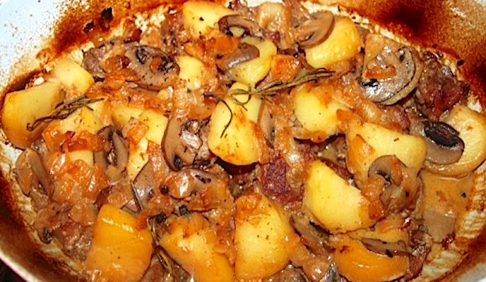 Agnello con funghi e patate - La Ricetta di Buonissimo