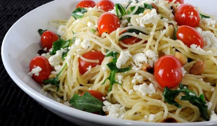 Bucatini pomodoro e rucola