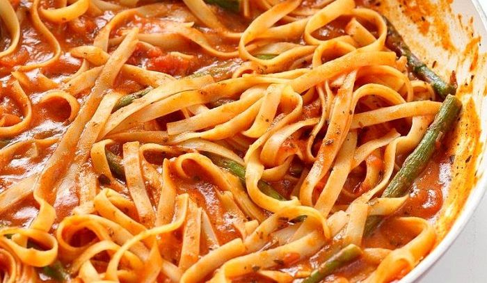 Spaghetti agli asparagi selvatici