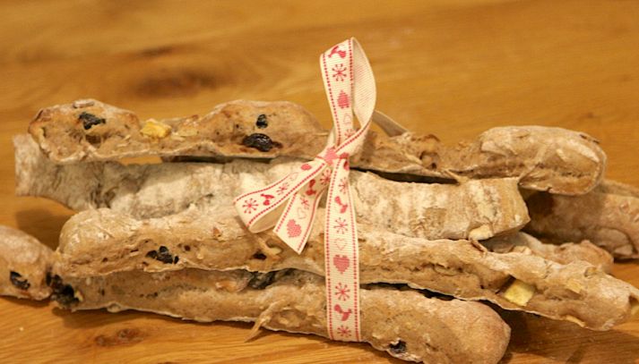 Grissini con rosmarino e uvetta