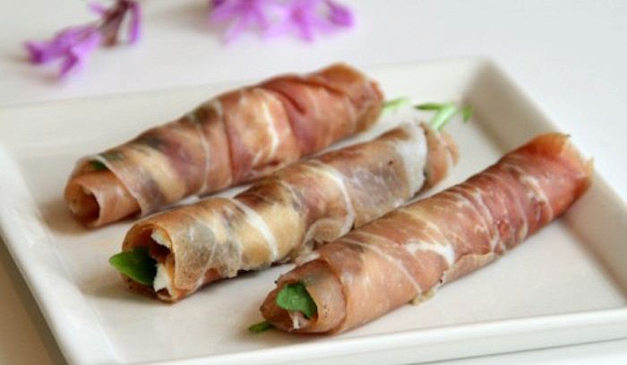 Involtini di prosciutto crudo e caprino