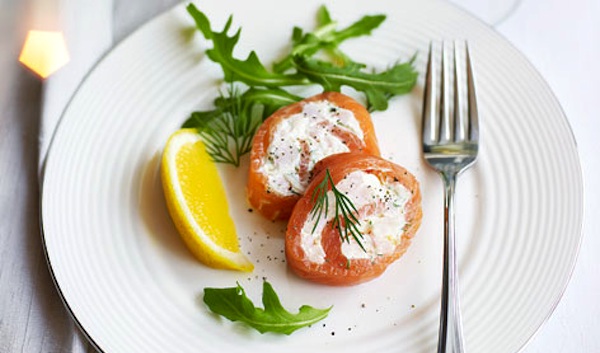 Rotolini di salmone alla crema di formaggio
