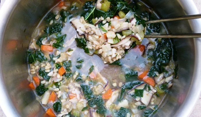Zuppa di ortiche e d'orzo