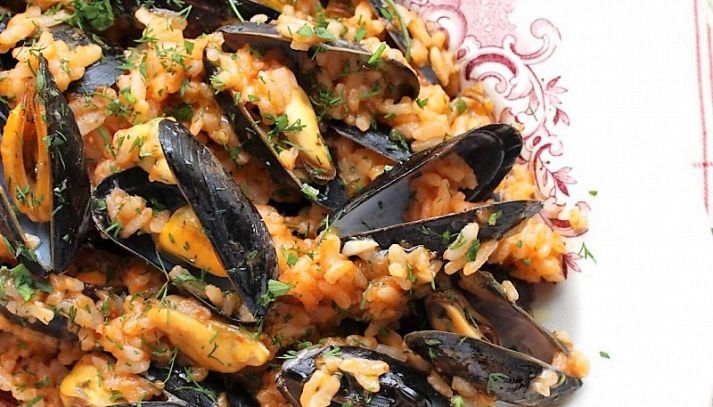Insalata tiepida di riso con le cozze