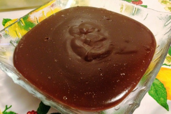 Budino alla cioccolata bianca e cacao