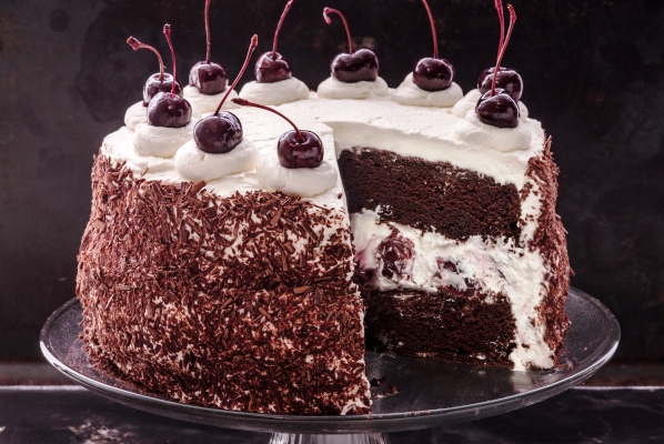 Torta foresta nera, un classico in chiave light-veg - La