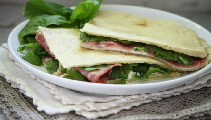 Piadina con broccoli, prosciutto cotto e mozzarella
