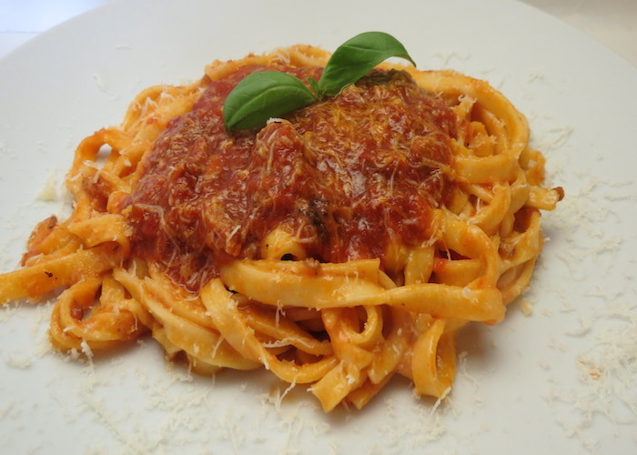 Tagliatelle Al Ragù - La Ricetta Di Buonissimo