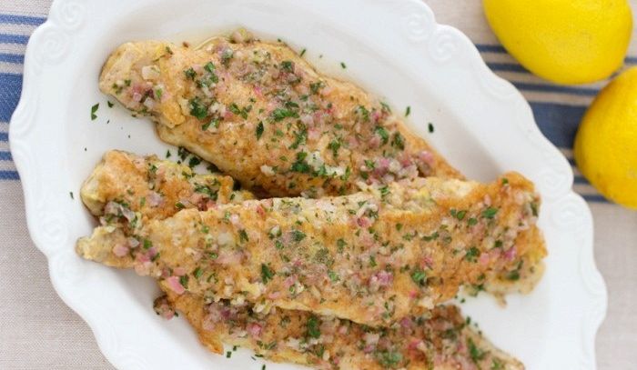 Filetti di pesce al limone e scalogno