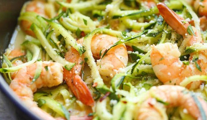 Tagliatelle di zucchine con gamberetti