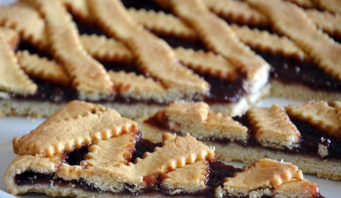 Crostata vegana con marmellata di fragole