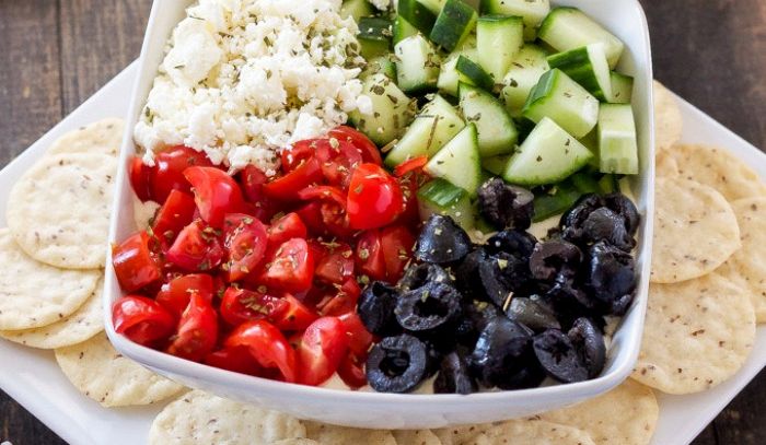 Insalata con salsa alla feta