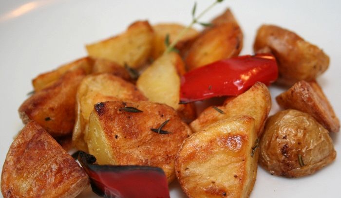 Peperoni e patate al forno