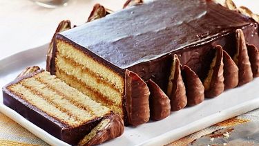 Una torta che sembra tanto uno snack famosissimo. Un'idea geniale