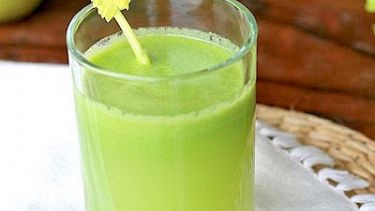 Frullato a base di sedano e cetriolo