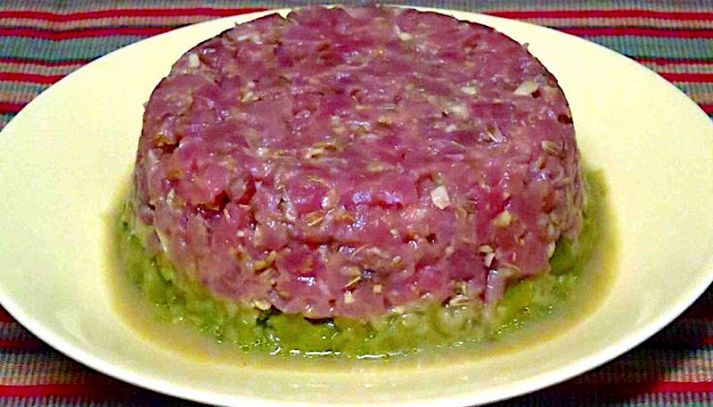 Carne cruda alla piemontese in salsa verde