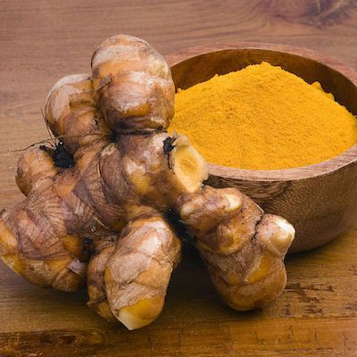 Curcuma, come combattere l’obesità