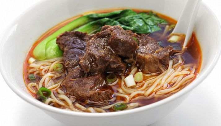 Manzo in satè con noodles