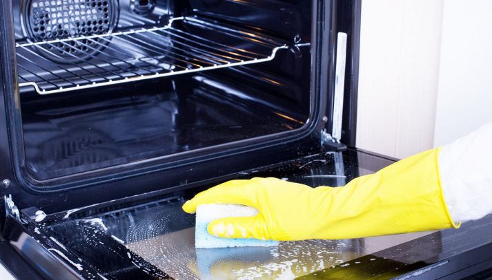Forno incrostato, come pulirlo con bicarbonato e aceto buonissimo Pulire forno con bicarbonato