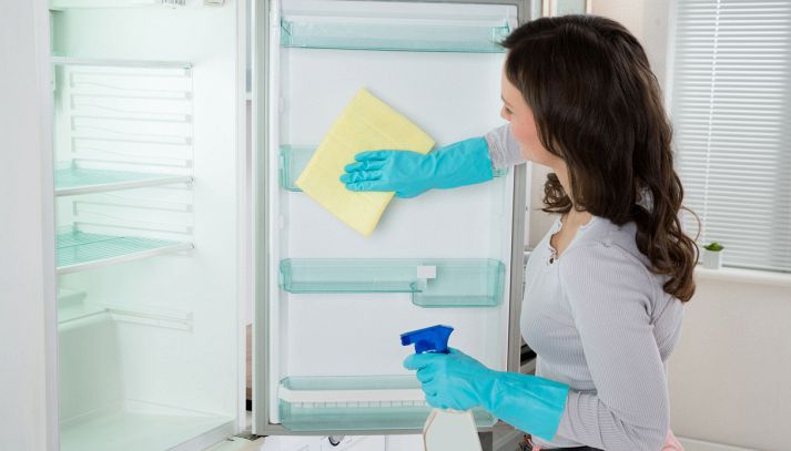 Come pulire il frigorifero con prodotti naturali