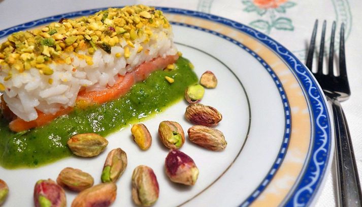 Salmone, Riso Gallo Aroma, pistacchi e purea di zucchine