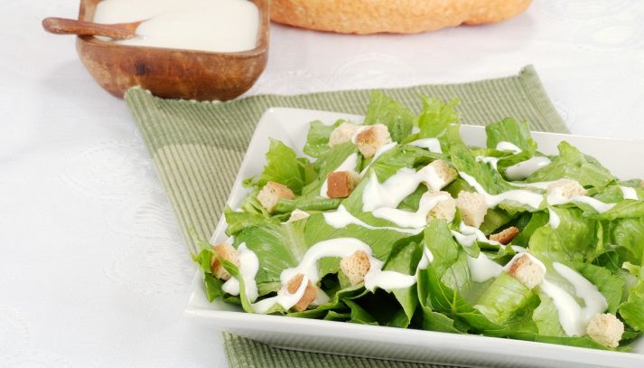 Pane all'aglio con lattuga