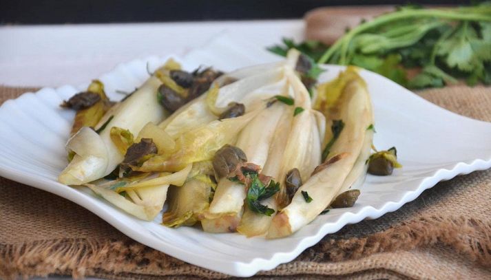 Indivia belga in insalata