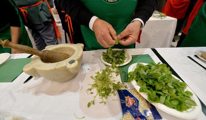 Crollo ponte: piatto gnocchi al pesto per fondi per Genova