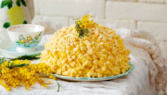 Torta mimosa all'ananas