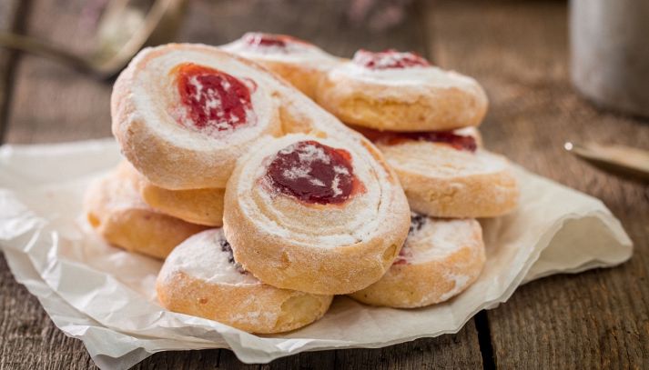 Biscotti con marmellata