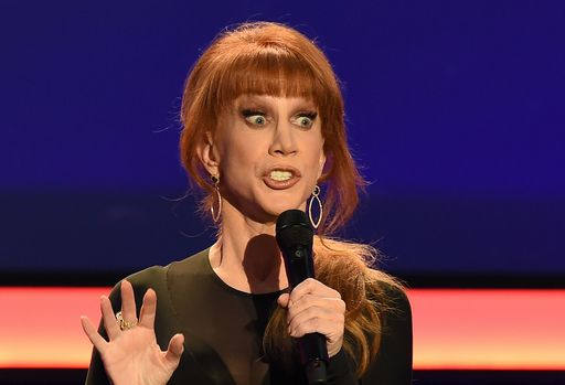 "Trump decapitato", bufera sulla comica Usa Kathy Griffin