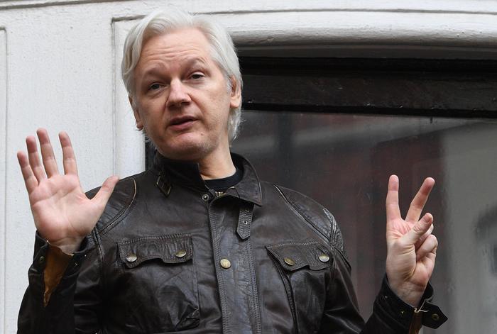 Assange: 'Gruppo vicino a Trump contattò Wikileaks'