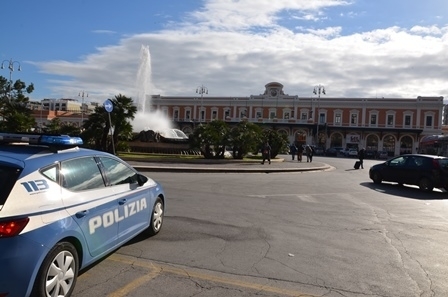 Nigeriano picchiato in strada a Bari