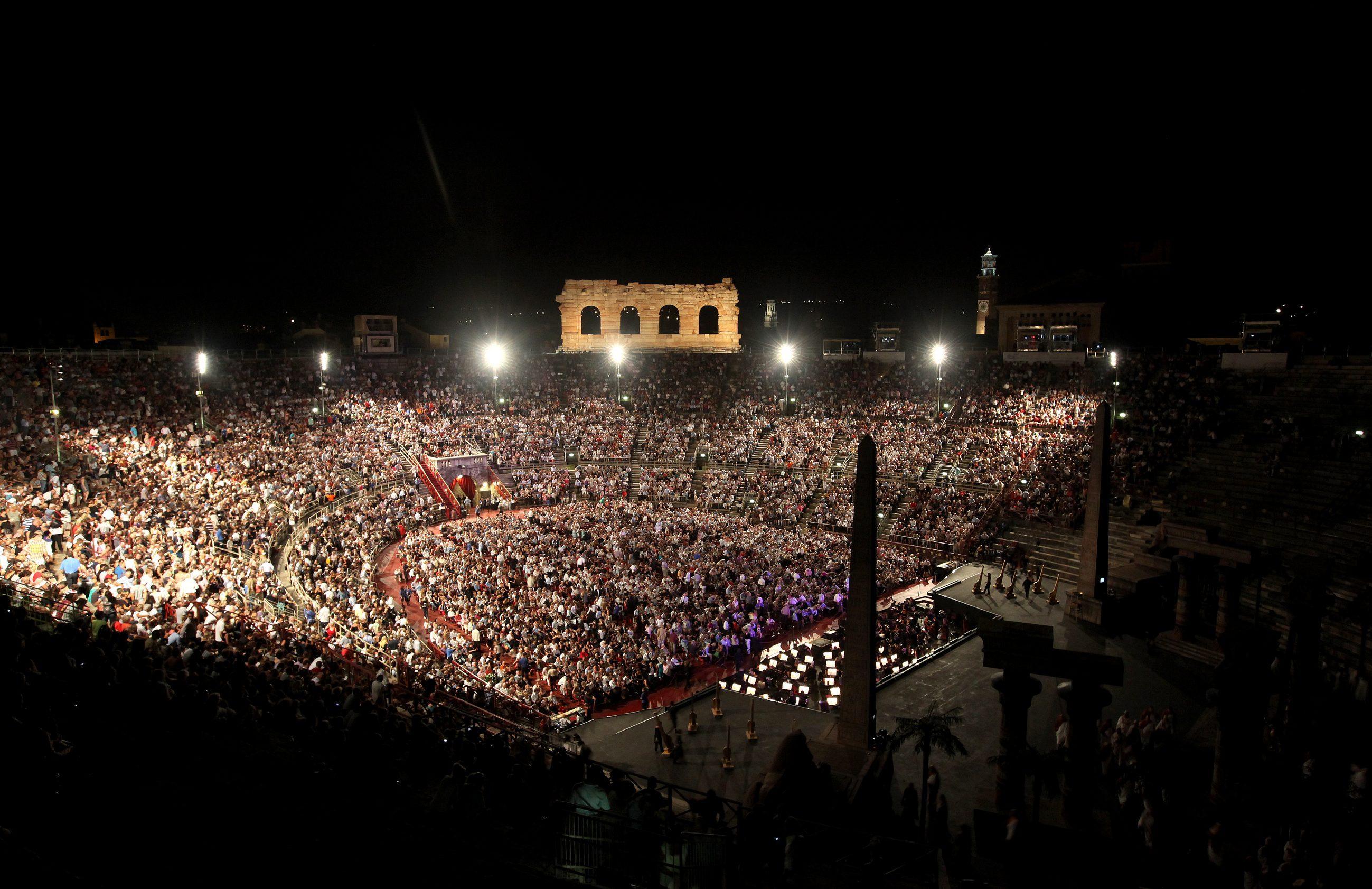 Arena Verona, Tosi attacca Sboarina