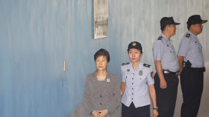 Corea Sud, chiesti 30 anni per ex presidente Park