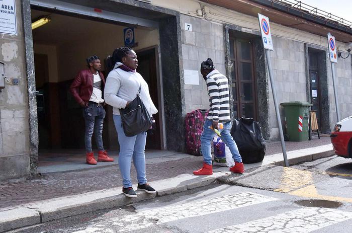 E' scontro tra Italia e Francia dopo il blitz anti-migranti
