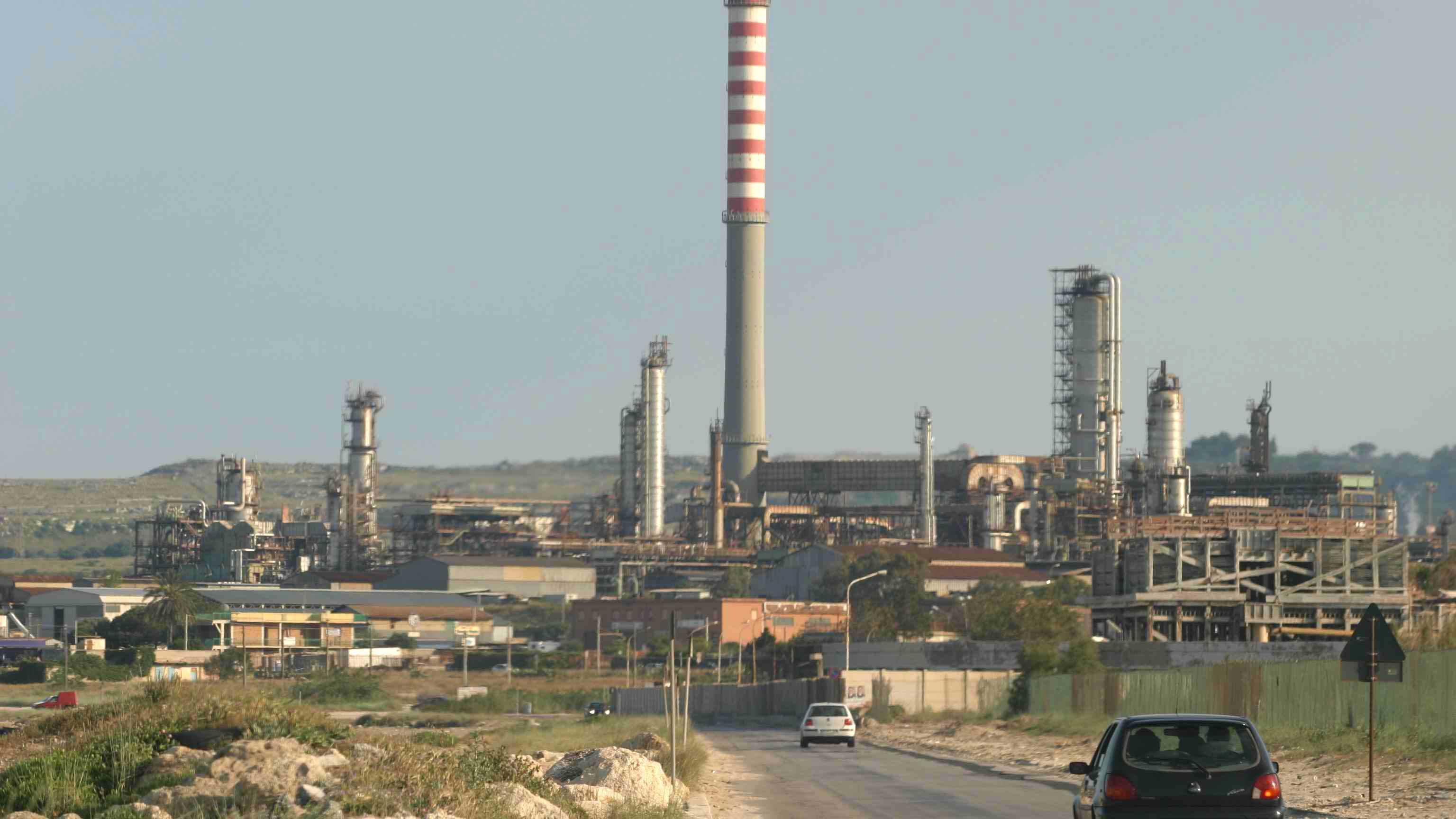 Esso cede raffineria Augusta a Sonatrach