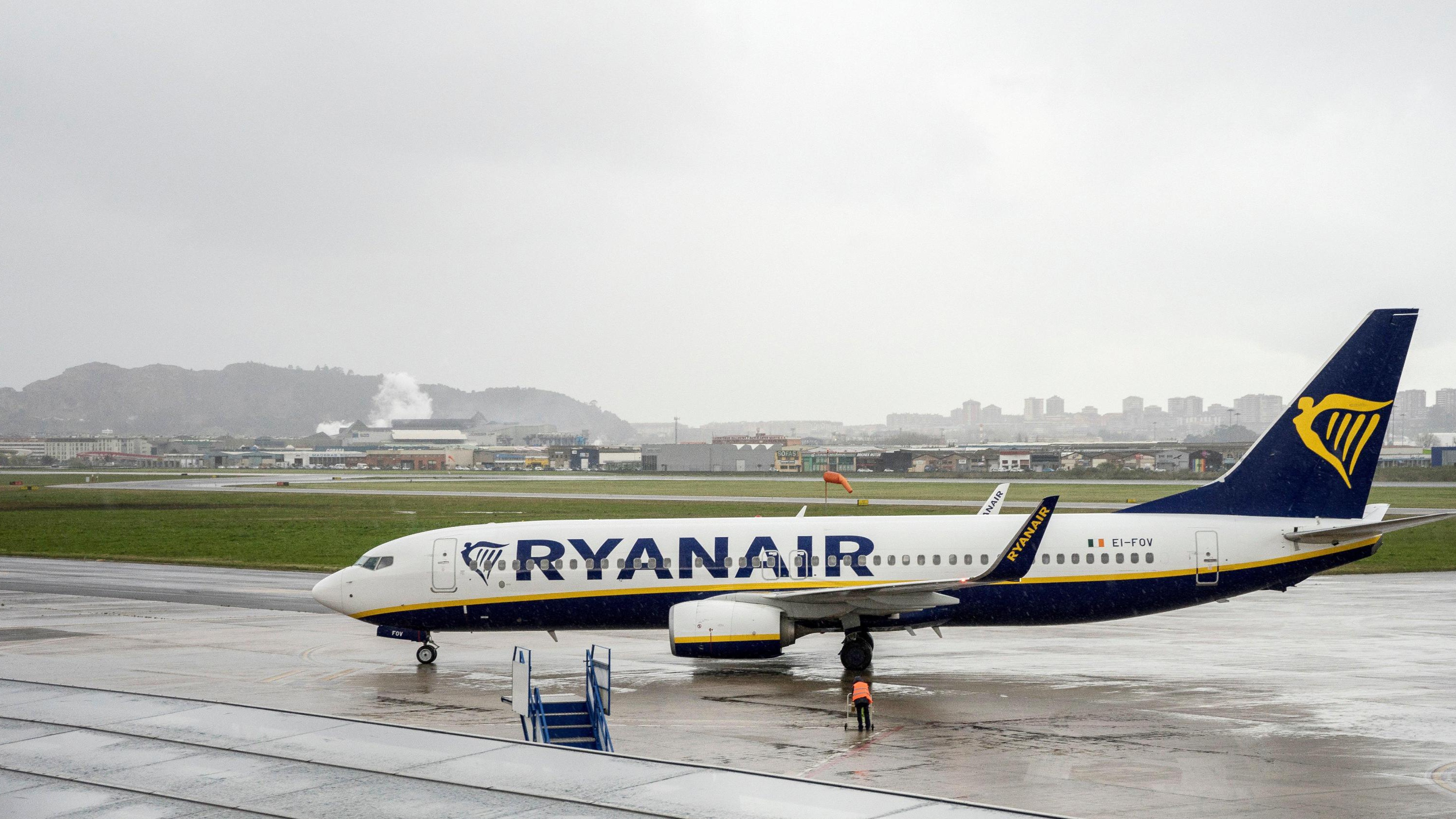 Volo Ryanair atterra in emergenza