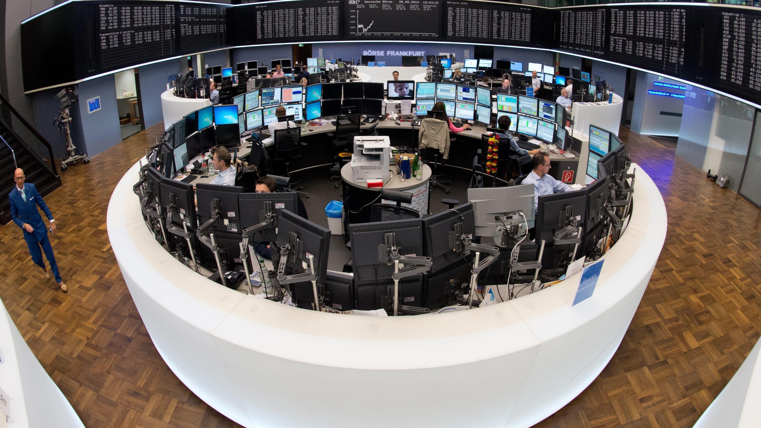 Borsa:freno dazi Europa,Draghi non calma