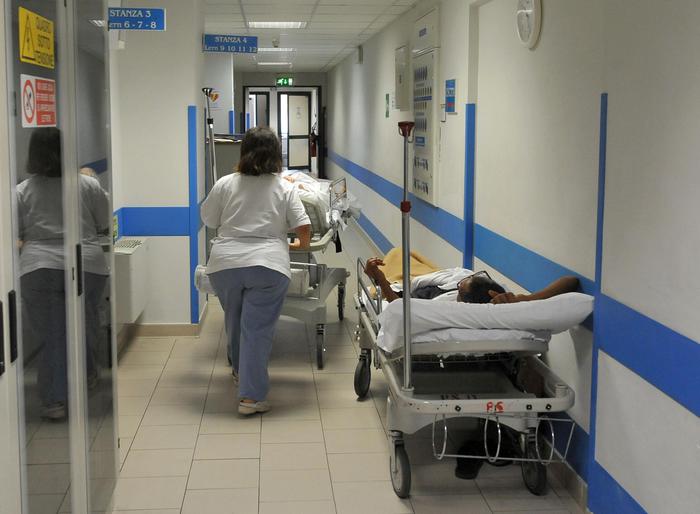 Scontro tra auto e moto, morti due giovani a Roma