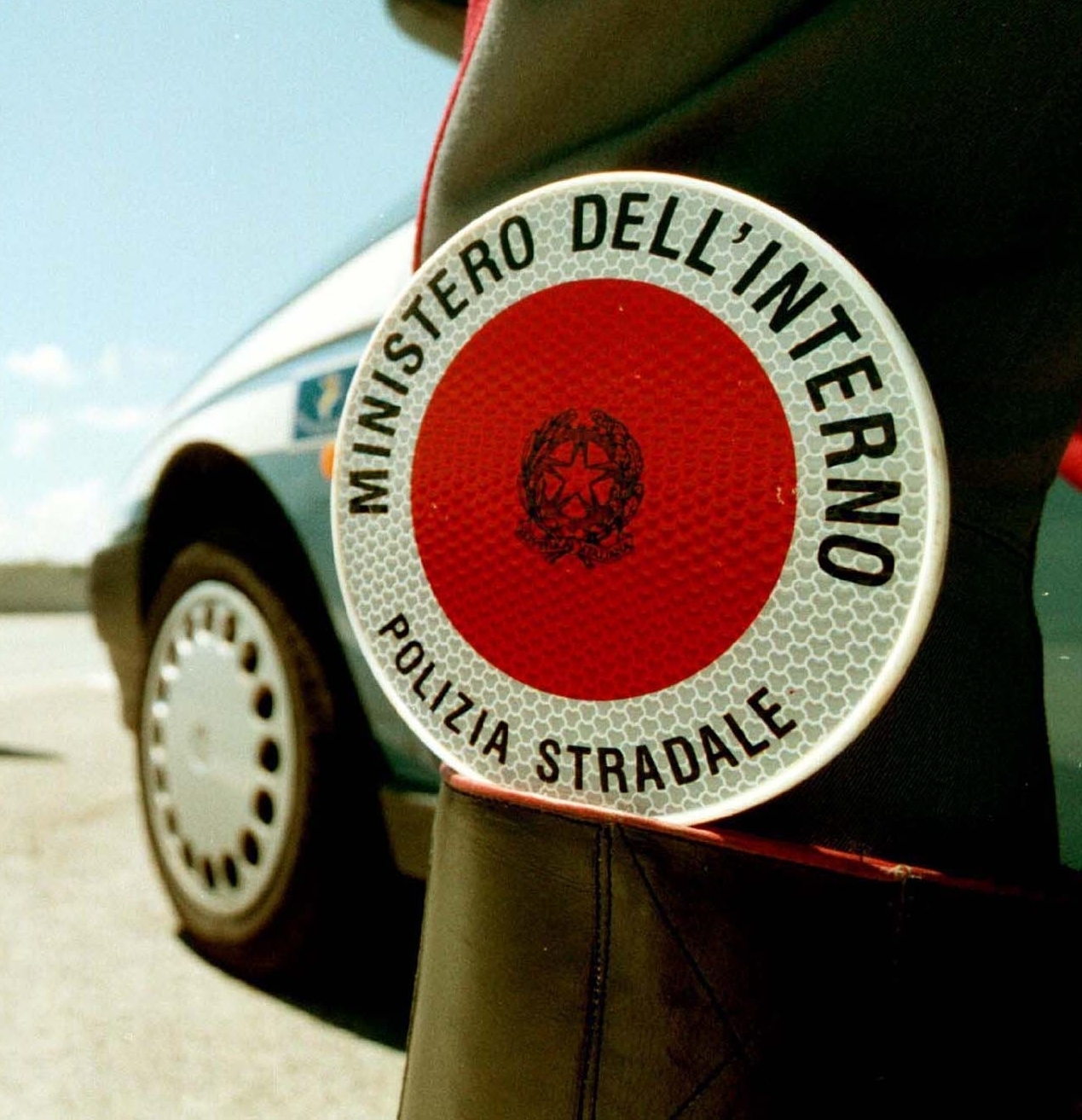 Due migranti nascosti in rimorchio tir