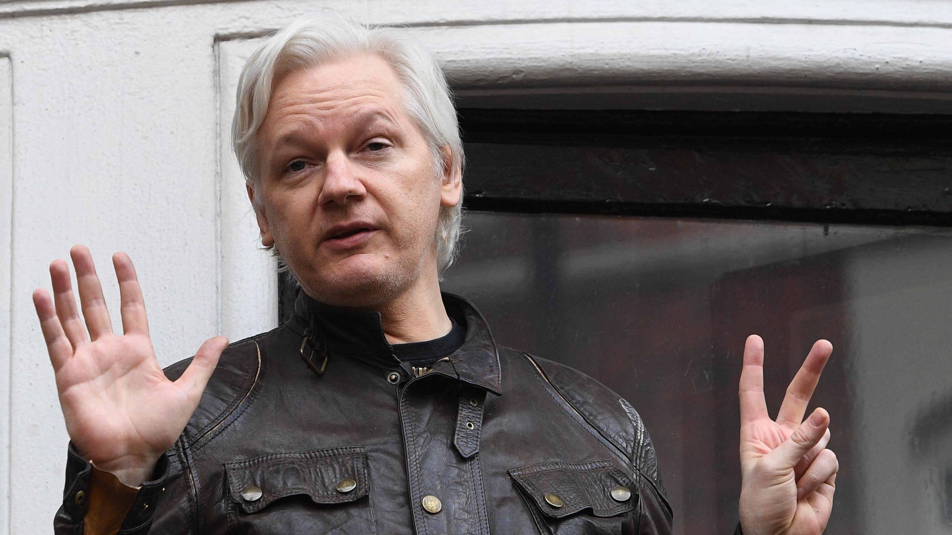 Assange: Moreno in Gb per negoziati