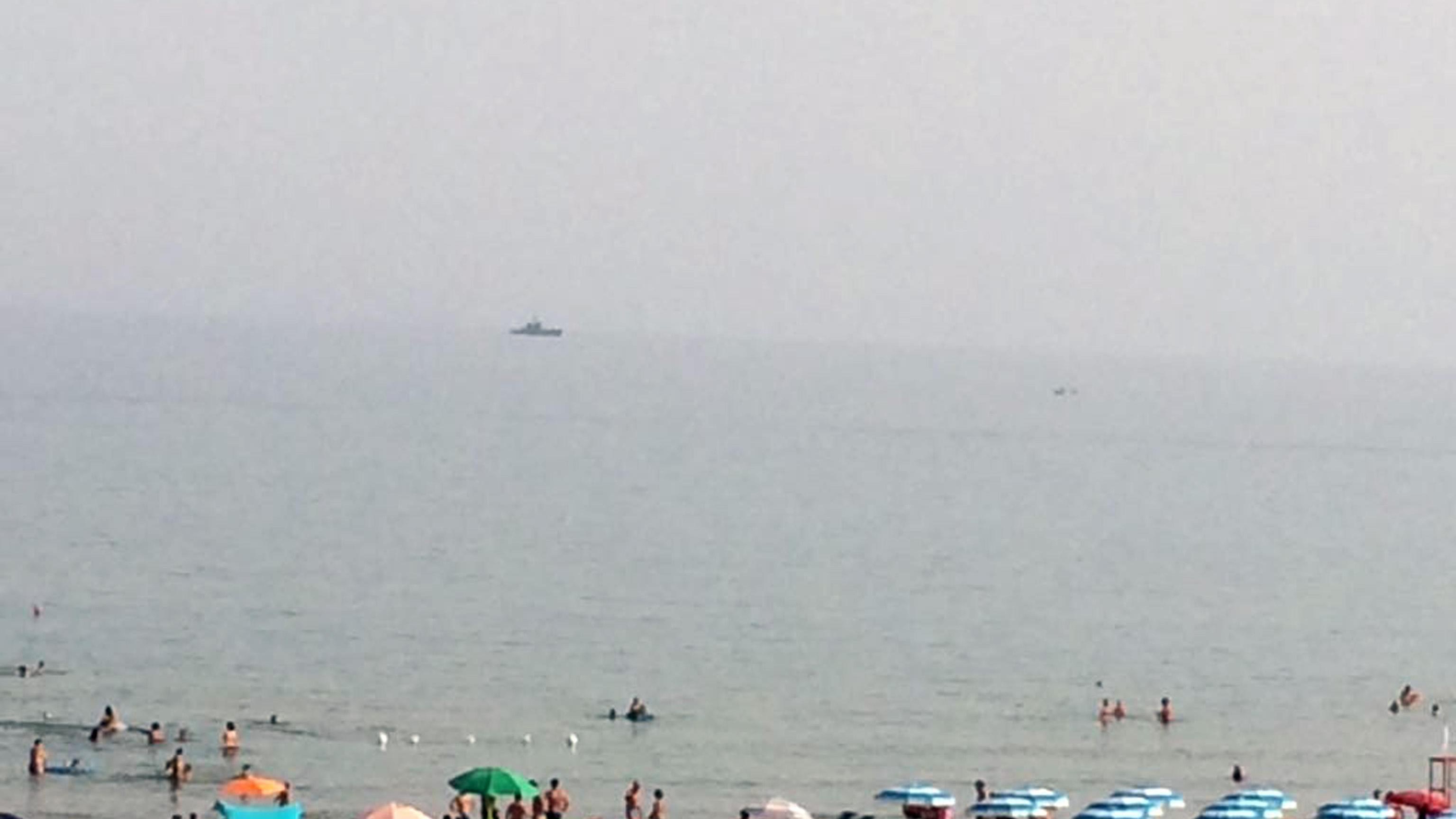 A largo Pozzallo due navi Gdf e Frontex