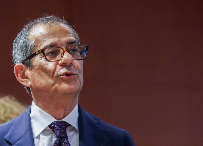 Tria: 'Task force del Mef per realizzare flat tax'