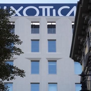 Luxottica: in semestre utile -3,9%