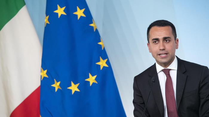 Di Maio: 'I vitalizi li dedico ai danneggiati dalla Fornero'