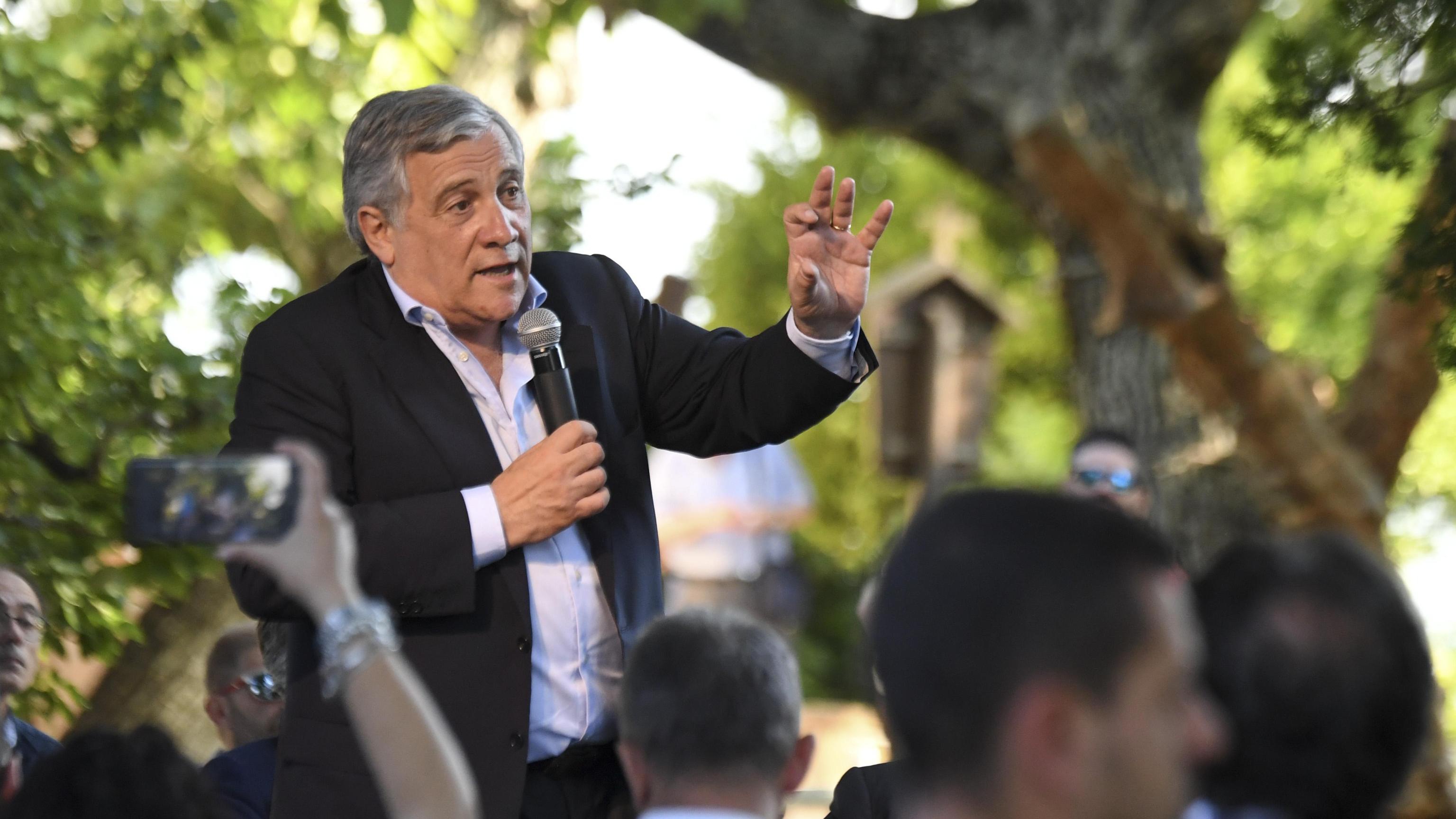 Migranti: Tajani, Italia sola impotente