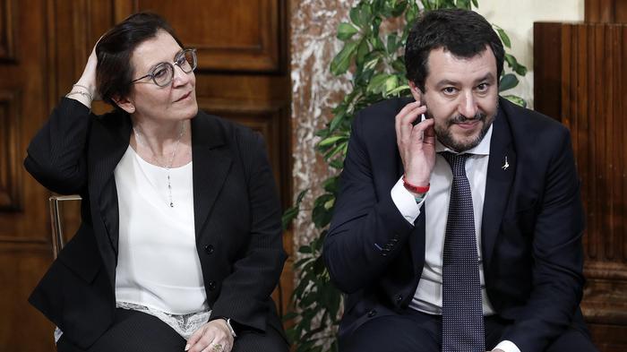 La Difesa corregge Salvini: la leva è un' idea romantica