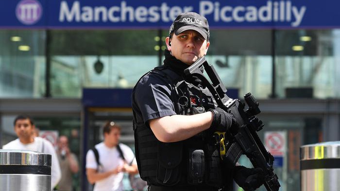 Sparatoria a una festa caraibica a Manchester, 10 i feriti