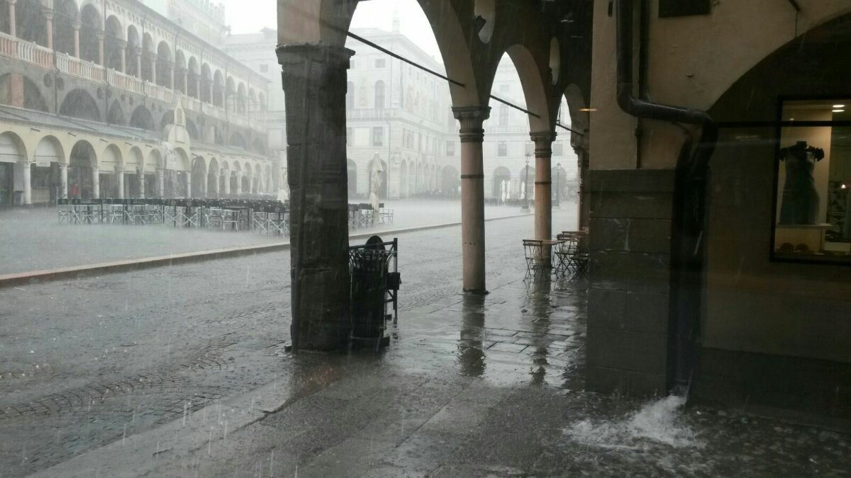 Maltempo: temporali spazzano il Veneto